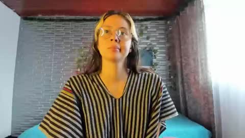 Snapshot of slone03 chatting on 11.09.25 slone03 online show from 11.09.25