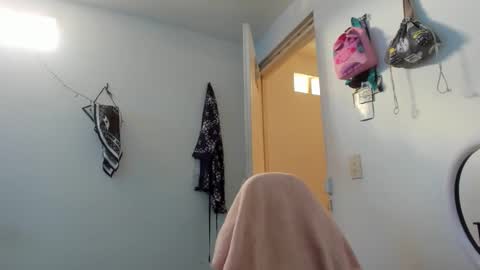 Snapshot of slone03 chatting on 11.17.25 slone03 online show from 11.17.25