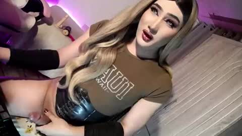 Snapshot of slut_bigcock chatting on 07.14.26 Nathalie online show from 07.14.26