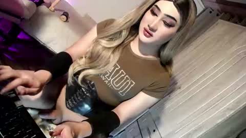 Snapshot of slut_bigcock chatting on 07.22.26 Nathalie online show from 07.22.26