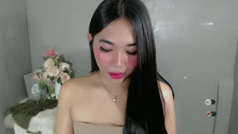 Snapshot of slutty_shanin chatting on 01.30.25 SHANIN online show from 01.30.25