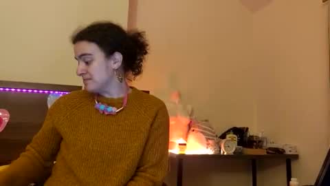 Snapshot of sluttysuzie17 chatting on 05.13.26 SluttySuzie17 online show from 05.13.26