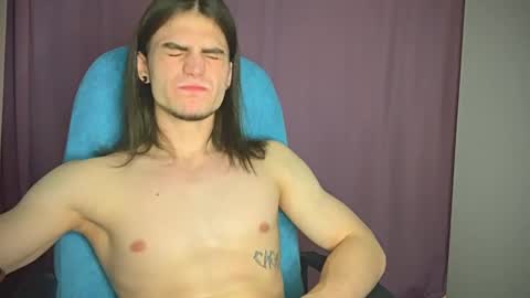 Snapshot of sly_gus chatting on 01.12.25 Gus online show from 01.12.25