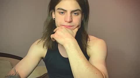 Snapshot of sly_gus chatting on 02.03.25 Gus online show from 02.03.25