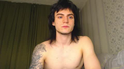 Snapshot of sly_gus chatting on 10.20.25 Gus online show from 10.20.25