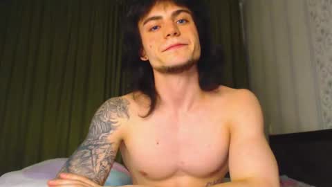 Snapshot of sly_gus chatting on 12.03.25 Gus online show from 12.03.25