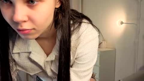 Lily online show from 11.26.25