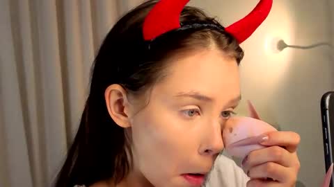 Lily online show from 11.28.25