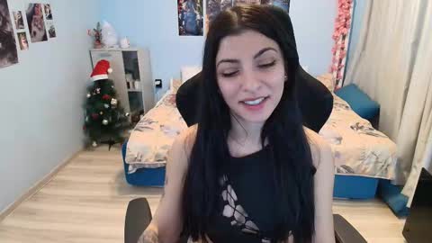 small_horny_girl online show from 12.17.25