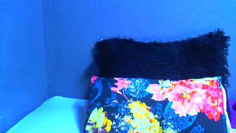 smallboobsxx online show from 07.04.26