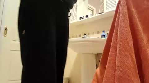 Snapshot of smallone8825 chatting on 03.01.26 smallone8825 online show from 03.01.26