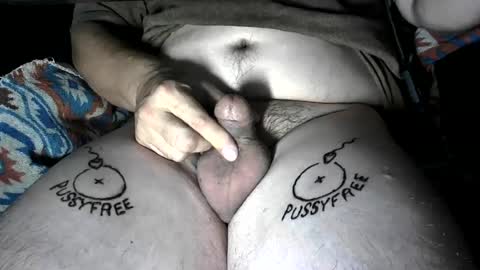 Snapshot of smallpenismwm chatting on 07.25.26 pussyfree4eva online show from 07.25.26