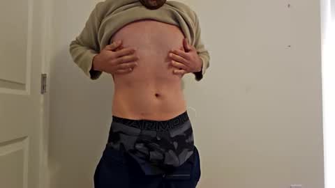 Snapshot of smallthrob chatting on 02.15.26 smallthrob online show from 02.15.26