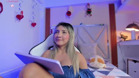 smile__1 online show from 12.29.24