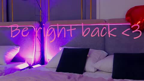 Mia online show from 02.16.25