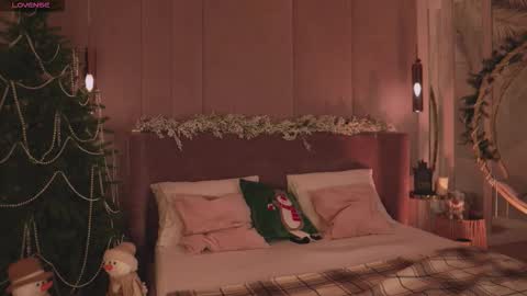 Mia online show from 12.17.25