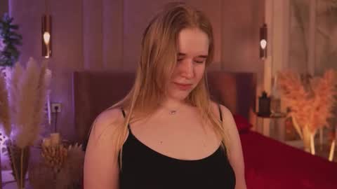 Mia online show from 03.23.26