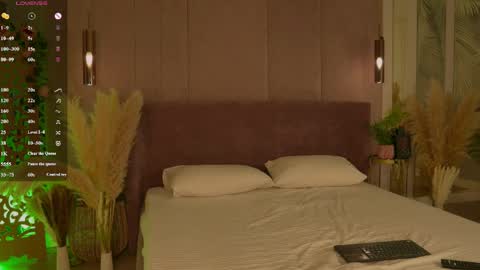 Mia online show from 04.30.26