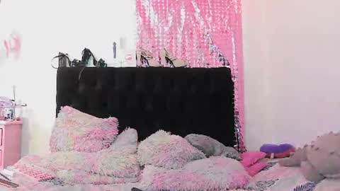 Snapshot of smoke_leidy_ chatting on 06.19.26 smoke_leidy_ online show from 06.19.26