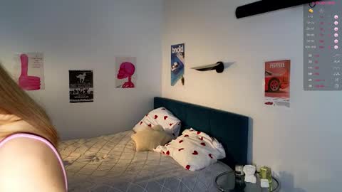 Snapshot of smoothnesss chatting on 11.09.25 Eva online show from 11.09.25