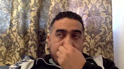 Snapshot of smoothstrik3r chatting on 02.14.26 smoothstrik3r online show from 02.14.26