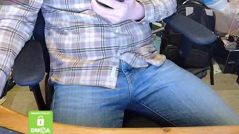 Sneakybill online show from 03.07.25