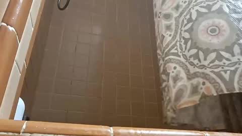 Snapshot of sneakypeteyo1 chatting on 09.16.25 sneakypeteyo1 online show from 09.16.25