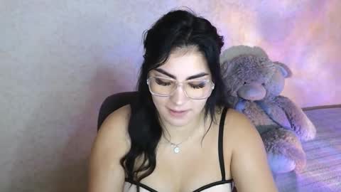 Snapshot of snickertail chatting on 10.07.25 Olivia online show from 10.07.25