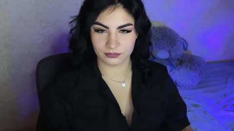 Snapshot of snickertail chatting on 10.08.25 Olivia online show from 10.08.25