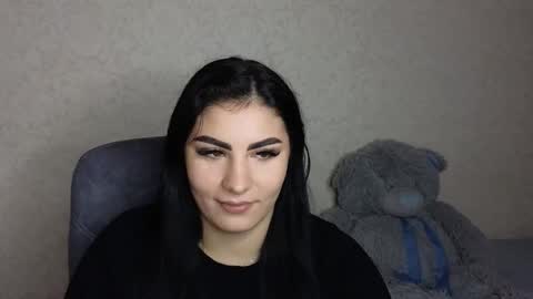 Snapshot of snickertail chatting on 10.23.25 Olivia online show from 10.23.25