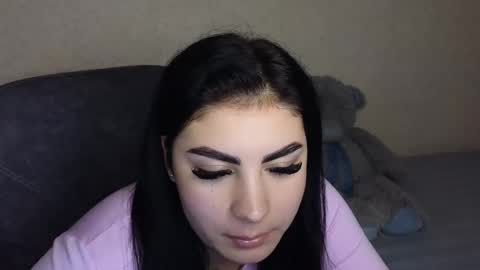 Snapshot of snickertail chatting on 11.24.25 Olivia online show from 11.24.25