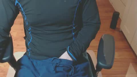 Snapshot of snooze85 chatting on 02.12.25 Cbt-Slave online show from 02.12.25