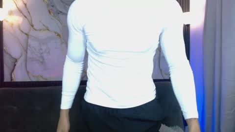 Snapshot of snow_jon_ chatting on 04.08.26 Jon online show from 04.08.26