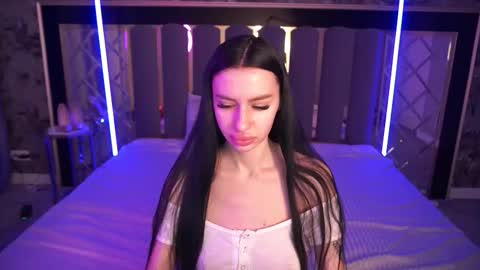 snow_whiteeex online show from 03.08.26