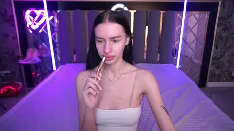 snow_whiteeex online show from 04.12.26