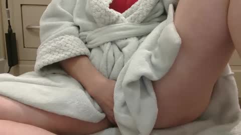 Snapshot of snowdrop2785 chatting on 09.28.25 Snow online show from 09.28.25