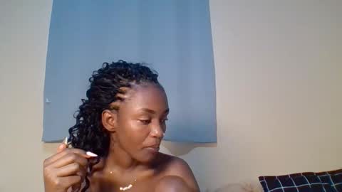 Snowie eyes online show from 02.19.26