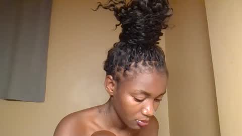 Snapshot of snowie_eyes chatting on 03.02.26 Snowie eyes online show from 03.02.26