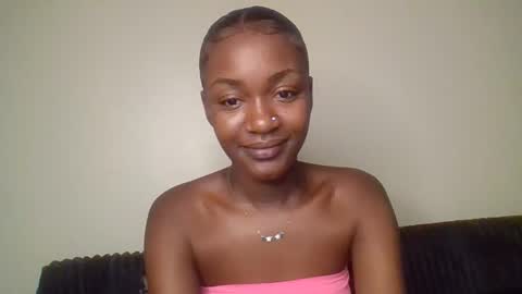 Snapshot of snowie_eyes chatting on 04.16.26 Snowie eyes online show from 04.16.26