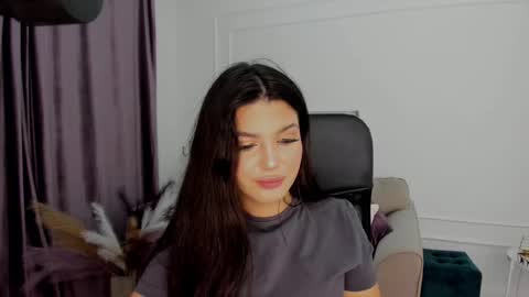 Snapshot of snowingwinter chatting on 01.31.25 snowingwinter online show from 01.31.25