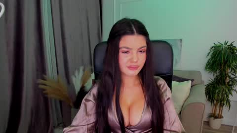 Snapshot of snowingwinter chatting on 02.10.25 snowingwinter online show from 02.10.25