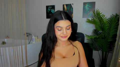 Snapshot of snowingwinter chatting on 02.12.25 snowingwinter online show from 02.12.25