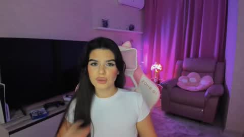 Snapshot of snowingwinter chatting on 09.16.25 snowingwinter online show from 09.16.25