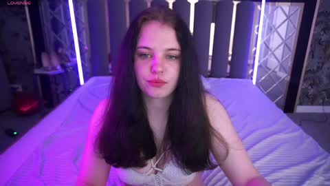 snowwhite_bella online show from 04.18.26