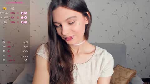 Snapshot of so__sweet chatting on 09.26.25 Alice - Birthday Girl online show from 09.26.25