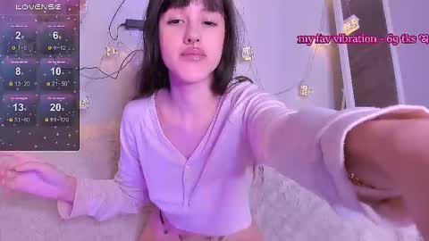 Snapshot of sofa_green chatting on 09.14.25 lady sofi green online show from 09.14.25