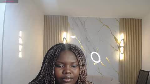 Snapshot of soffia_b chatting on 10.05.25 soffia_b online show from 10.05.25