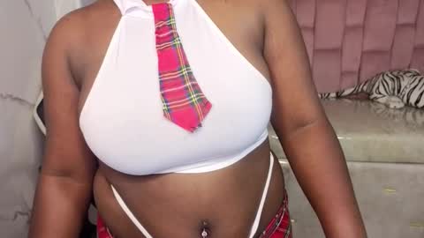 Snapshot of soffia_b chatting on 10.23.25 soffia_b online show from 10.23.25