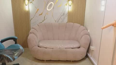 Snapshot of soffia_b chatting on 11.22.25 soffia_b online show from 11.22.25