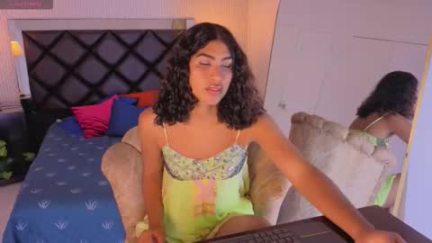 Snapshot of soffiene chatting on 02.21.26 yoki online show from 02.21.26